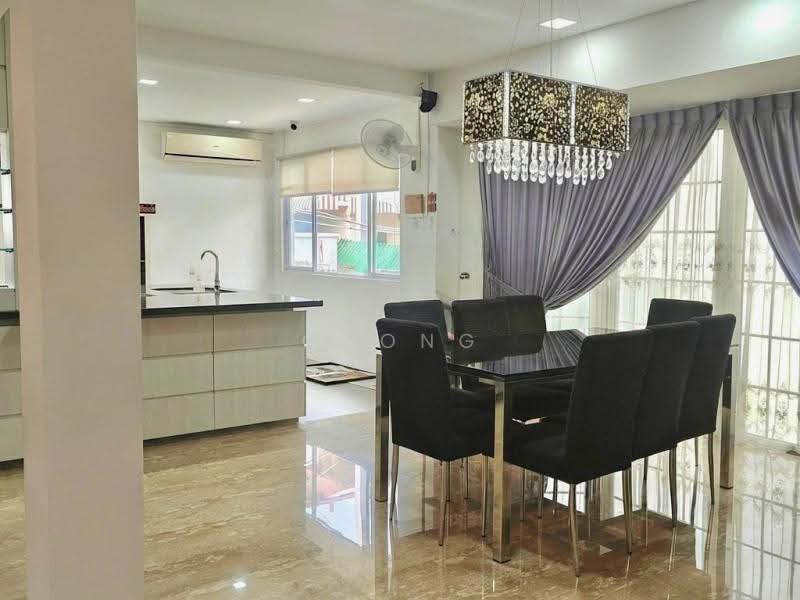 669 East Coast Road Frankel Estate